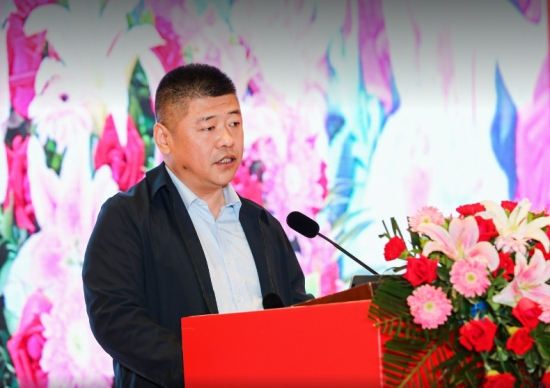 希望各界繼續(xù)通力合作、鼎力相助,不斷提高鑄鍛工藝水平 希望各界繼續(xù)通力合作、鼎力相助,不斷提高鑄鍛工藝水平