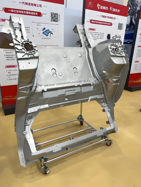 一體化后地板產(chǎn)品長1.8米，為目前已知最大尺寸